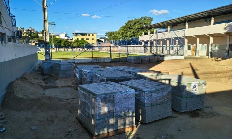 Reforma do Estádio Municipal Joaquim Alves de Souza avança e entra na fase de pavimentação
