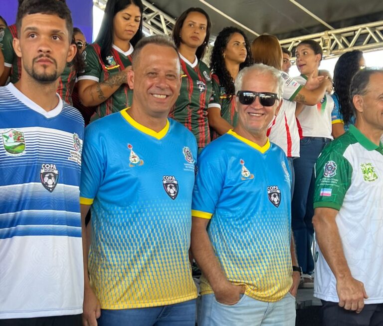 Barra de São Francisco recebe uniformes e materiais esportivos para disputar a Copa Sesport de Futebol Amador 2026