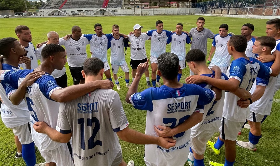 Leia mais sobre o artigo Barra de São Francisco vence Vila Pavão na estreia da Copa Sesport de Futebol Amador