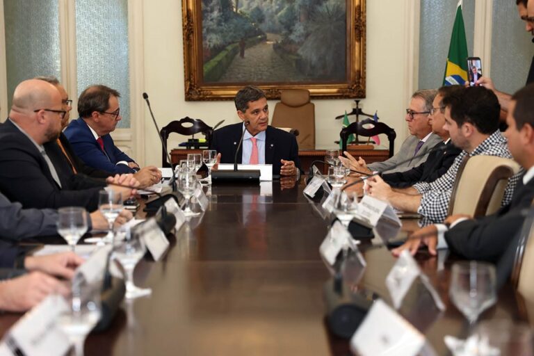Governador realiza primeira reunião do Estado Presente com gestores da Segurança Pública