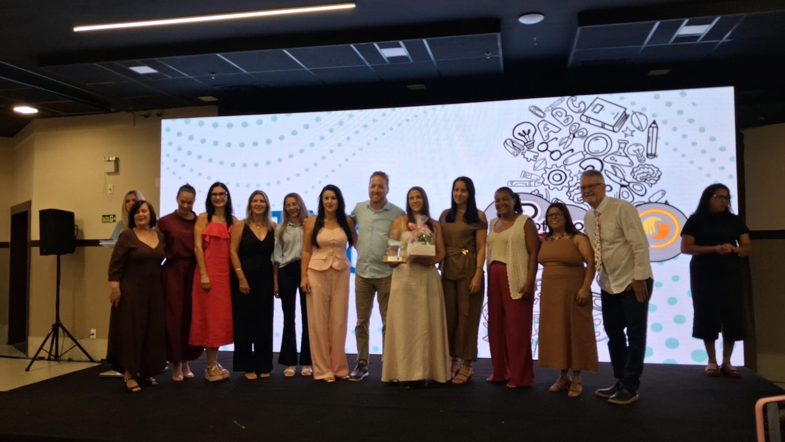 Leia mais sobre o artigo Professora Andréia Teodoro dos Reis Rebuli de Barra de São Francisco é premiada na 5ª edição do Prêmio Escola que colabora do Governo do Estado