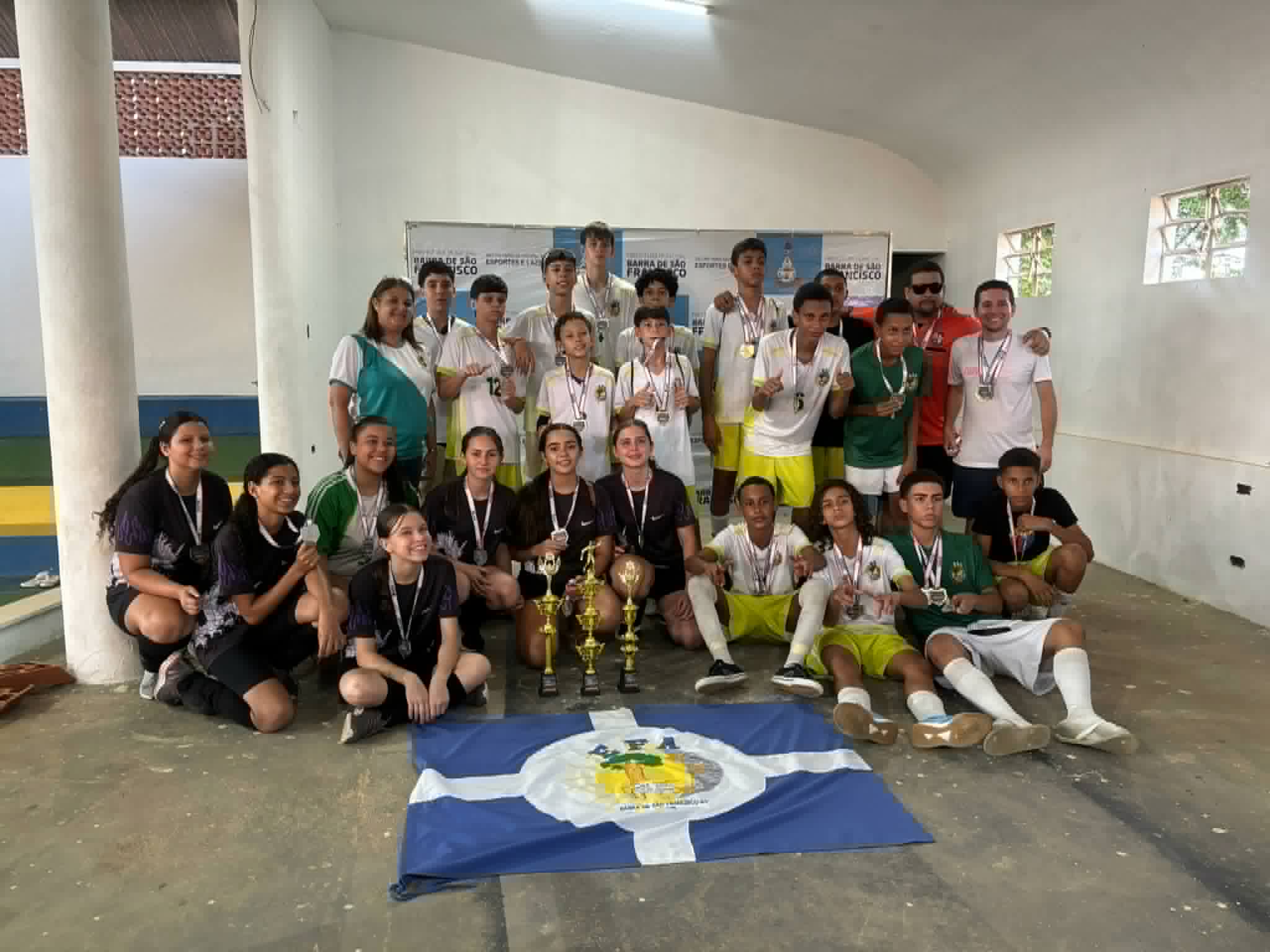 Leia mais sobre o artigo Encerramento dos jogos escolares municipal define representantes de Barra de São Francisco para a fase regional