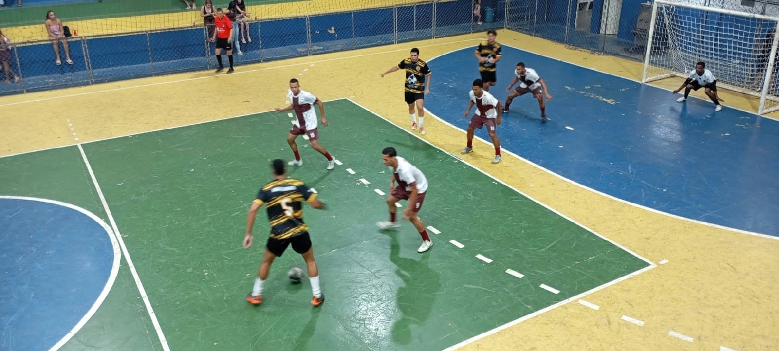Leia mais sobre o artigo Definidos os finalistas do Campeonato Perna de Pau de Futsal 2026
